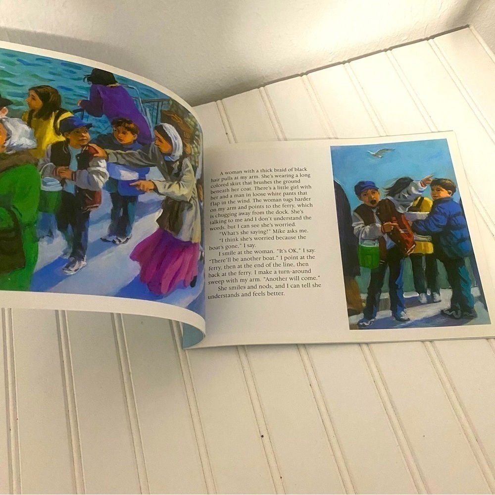 A Picnic in October by Eve Bunting (1-Sep-2004) Paperback - Picture 5 of 5